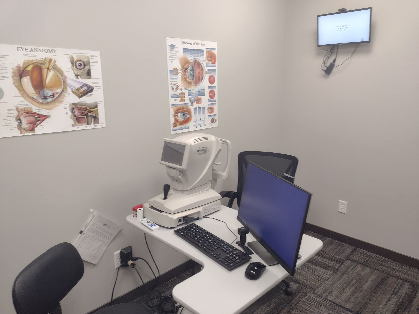 Mootz eye clinic exam room